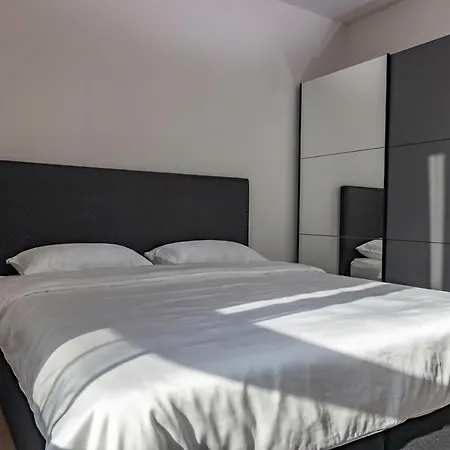 Bw Premium Wolf-free Parking Daire Belgrad